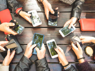 Dnes je světový den bez mobilu. Otestujte svoji (ne)závislost Dnes je světový den bez mobilu. Otestujte svoji (ne)závislost