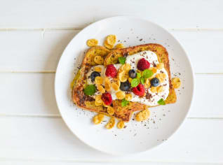 Francouzský toast s tvarohem a corn flakes Francouzský toast s tvarohem a corn flakes