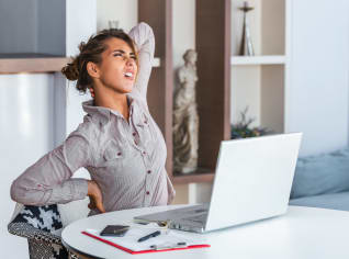 Jste na home office a bolí vás záda? Pomůže vám domácí jóga! Jste na home office a bolí vás záda? Pomůže vám domácí jóga!