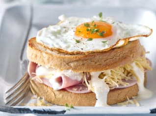 Croque Madame aneb Madam Křupavá Croque Madame aneb Madam Křupavá