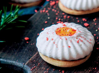 Linecké cukroví s meringue a citronovým krémem lemon curd Linecké cukroví s meringue a citronovým krémem lemon curd