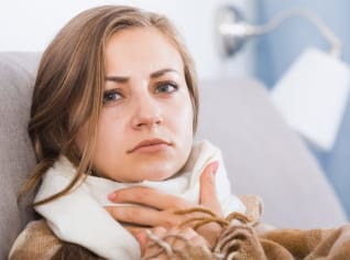 Bolí vás v krku? Vyzkoušejte zázračný a jednoduchý tvarohový zábal Bolí vás v krku? Vyzkoušejte zázračný a jednoduchý tvarohový zábal