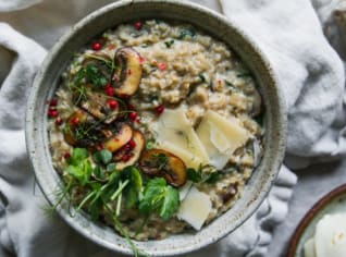 Parmezánová ovesná kaše se žampiony Parmezánová ovesná kaše se žampiony