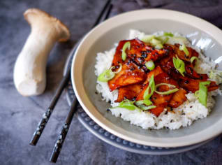Hlíva královská s teriyaki omáčkou a jasmínovou rýží Hlíva královská s teriyaki omáčkou a jasmínovou rýží