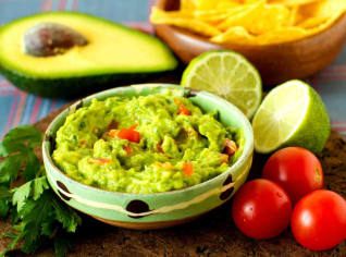 Guacamole: Dokonalý základní recept s tipy, jak ho ještě vylepšit Guacamole: Dokonalý základní recept s tipy, jak ho ještě vylepšit