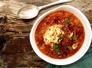 Španělská česnečka “Sopa de ajo” se ztraceným vejcem Španělská česnečka “Sopa de ajo” se ztraceným vejcem
