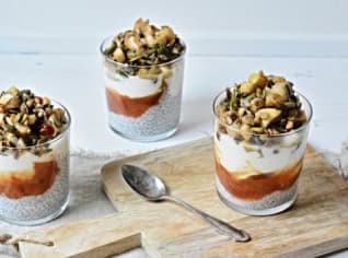 Chia pudink s karamelizovaným jablkem a hruškou Chia pudink s karamelizovaným jablkem a hruškou