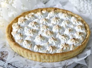 Linecký koláč s citronovým krémem a sněhovou čepicí Linecký koláč s citronovým krémem a sněhovou čepicí