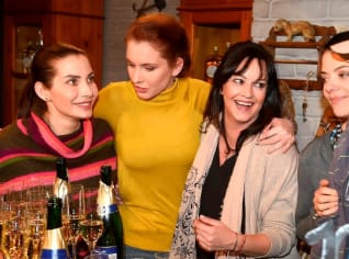 Herečka a hvězda seriálu Slunečná Tereza Brodská (vlevo) podpořila všechny těhotné ženy. Herečka a hvězda seriálu Slunečná Tereza Brodská (vlevo) podpořila všechny těhotné ženy.