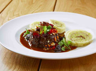 Jelení ossobuco s pivní omáčkou Jelení ossobuco s pivní omáčkou