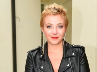 Anna Slováčková změnila účes. A nebála se barev. Anna Slováčková změnila účes. A nebála se barev.