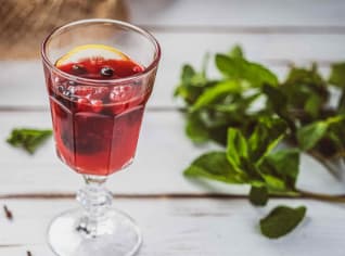 Nealkoholický rakytníkový punč s malinami Nealkoholický rakytníkový punč s malinami