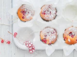 Celozrnné muffiny s rybízem Celozrnné muffiny s rybízem