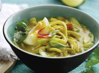 Barmské curry nudle s kuřetem Barmské curry nudle s kuřetem