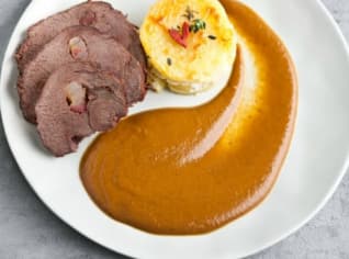 Jelení kýta s góji a portským vínem Jelení kýta s góji a portským vínem