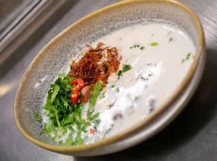 Polévka Gaeng Tom Kha Gai Polévka Gaeng Tom Kha Gai