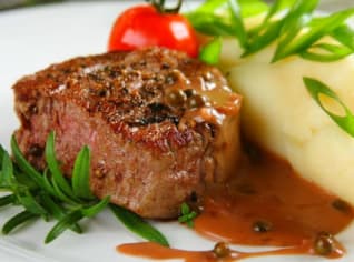 Steak s pepřovou omáčkou Steak s pepřovou omáčkou