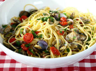 Spaghetti s mušlemi vongole Spaghetti s mušlemi vongole