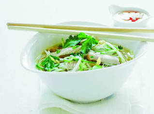 Vietnamská kurecí polévka „Pho ga“ Vietnamská kurecí polévka „Pho ga“