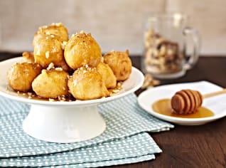 Loukoumades – krétské medové koblihy Loukoumades – krétské medové koblihy