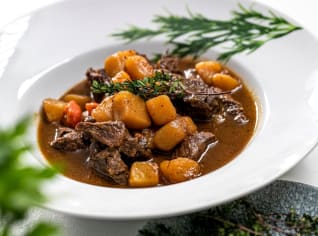 Irish stew – Dušené skopové maso se zeleninou a bramborami Irish stew – Dušené skopové maso se zeleninou a bramborami