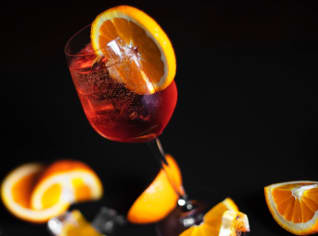 4 tipy na známé osvěžující koktejly: Aperol Spritz, Hugo, Bellini a Rossini 4 tipy na známé osvěžující koktejly: Aperol Spritz, Hugo, Bellini a Rossini