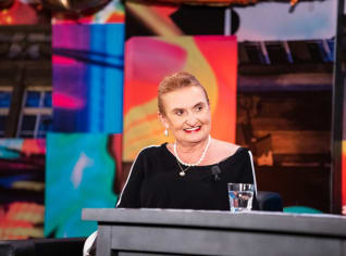 Eva Holubová hostem silvestrovské talkshow 7 pádů Honzy Dědka. Eva Holubová hostem silvestrovské talkshow 7 pádů Honzy Dědka.