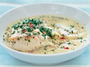 Treska s chilli, pažitkou a crème fraîche Treska s chilli, pažitkou a crème fraîche