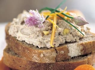 Uzená tofu pomazánka Uzená tofu pomazánka