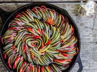 Zapečené ratatouille s česnekem Zapečené ratatouille s česnekem