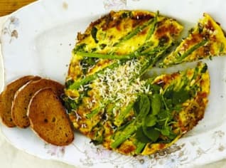 Jarní frittata s chřestem Jarní frittata s chřestem