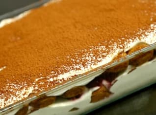 Višňové tiramisu Višňové tiramisu