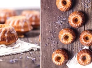 Levandulové bábovičky s citronovou polevou Levandulové bábovičky s citronovou polevou