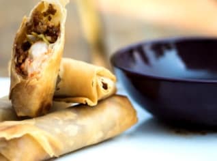 Jarní závitky s chilli omáčkou Jarní závitky s chilli omáčkou