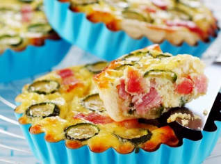Miniquiche se šunkou a cuketou Miniquiche se šunkou a cuketou