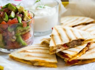 Kuřecí quesadillas a pico de gallo Kuřecí quesadillas a pico de gallo