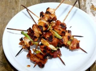 Kuřecí špízy yakitori Kuřecí špízy yakitori