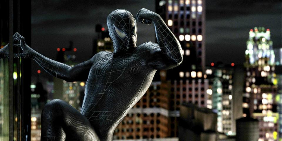 2) Spider-Man 3 (2007) - Většina lidí se shoduje, že problém třetího Spider-Mana byl v tom, že toho v něm bylo prostě moc. Na druhou stranu, když to fungovalo? Navíc černý Spidey byl vyloženě super a Gwen Stacey zase super sladká, prostě OK film. 2) Spider-Man 3 (2007) - Většina lidí se shoduje, že problém třetího Spider-Mana byl v tom, že toho v něm bylo prostě moc. Na druhou stranu, když to fungovalo? Navíc černý Spidey byl vyloženě super a Gwen Stacey zase super sladká, prostě OK film.