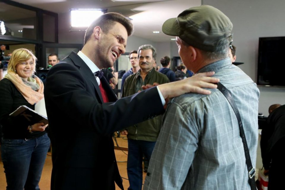Leoš a režisér seriálu Ján Novák Leoš a režisér seriálu Ján Novák