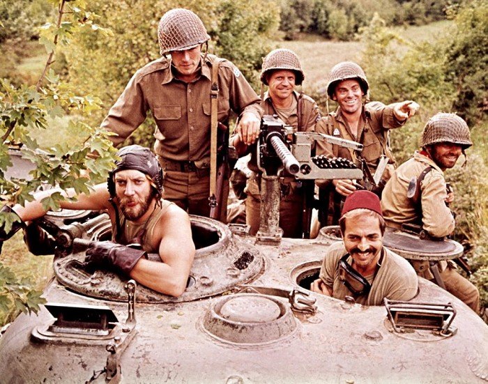 Záběry z filmu Kellyho hrdinové Záběry z filmu Kellyho hrdinové