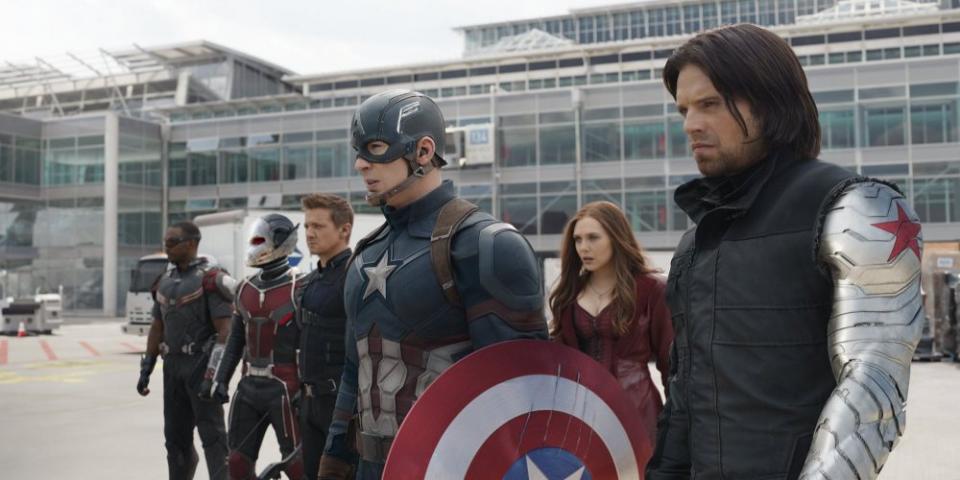 4) Captain America: Občanská válka – excelentní komiksový střet Iron Mana s Kapitánem Amerikou 4) Captain America: Občanská válka – excelentní komiksový střet Iron Mana s Kapitánem Amerikou