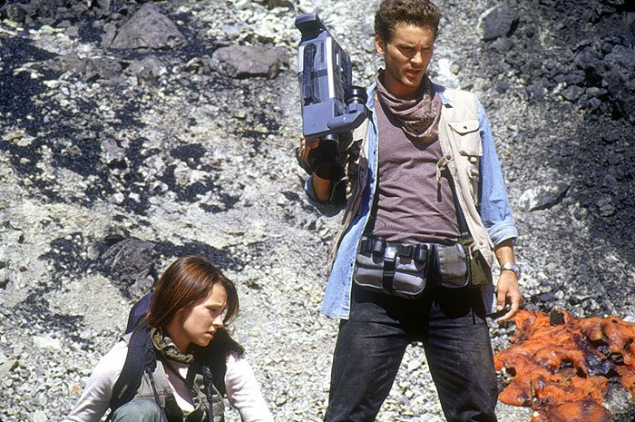 Záběry z filmu Nebezpečná sopka Záběry z filmu Nebezpečná sopka