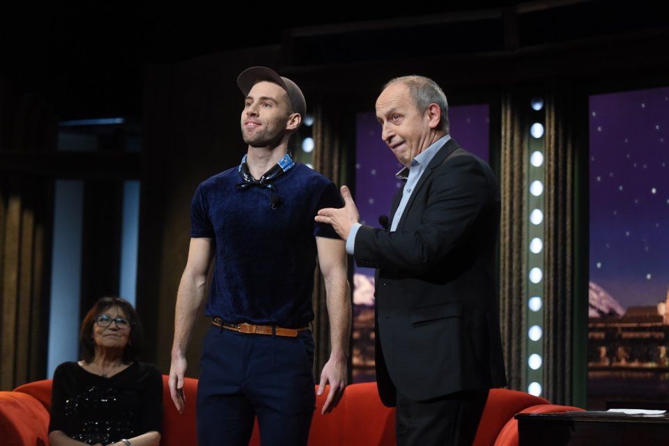 Jako druhý host přijde na kus řeči mladý herec Petr Vančura, který dodává, že je také performer. Jako druhý host přijde na kus řeči mladý herec Petr Vančura, který dodává, že je také performer.