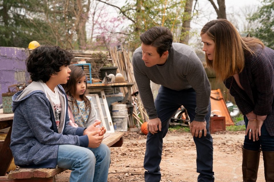 Mark Wahlberg s Rose Byrrneovou v komedii Najednou jsme rodina. Mark Wahlberg s Rose Byrrneovou v komedii Najednou jsme rodina.