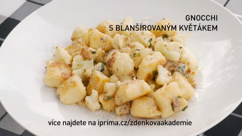 Gnocchi s blanšírovaným květákem. Gnocchi s blanšírovaným květákem.