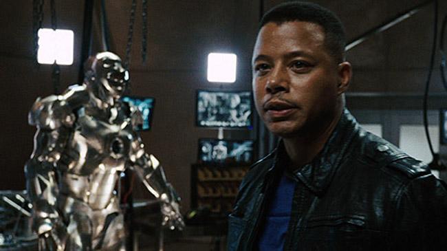 Když v prvním Iron Manovi Tony Stark před finále odletí ze svého hangáru, nechá v něm Rhodeyho samotného. Ten se s chutí podívá na oblek War Machine, ale nakonec tu myšlenku odhodí se slovy "Příště, bejby." V dalších filmech už oblek navlékne. Když v prvním Iron Manovi Tony Stark před finále odletí ze svého hangáru, nechá v něm Rhodeyho samotného. Ten se s chutí podívá na oblek War Machine, ale nakonec tu myšlenku odhodí se slovy "Příště, bejby." V dalších filmech už oblek navlékne.