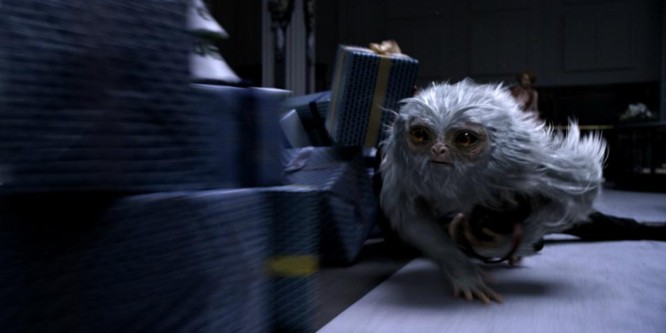 "Demiguise" - Tihle chlupatí nezbedové jsou v magickém světě velice vzácní, jejich kožešina navíc poskytuje neviditelnost, když už je tedy někdo zahlédne, pravděpodobně to není na dlouho. "Demiguise" - Tihle chlupatí nezbedové jsou v magickém světě velice vzácní, jejich kožešina navíc poskytuje neviditelnost, když už je tedy někdo zahlédne, pravděpodobně to není na dlouho.