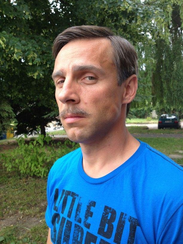 Roman Vojtek vypadá s knírkem opravdu epesně Roman Vojtek vypadá s knírkem opravdu epesně