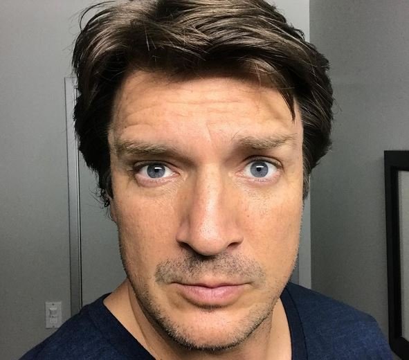 Nathan Fillion zblízka Nathan Fillion zblízka