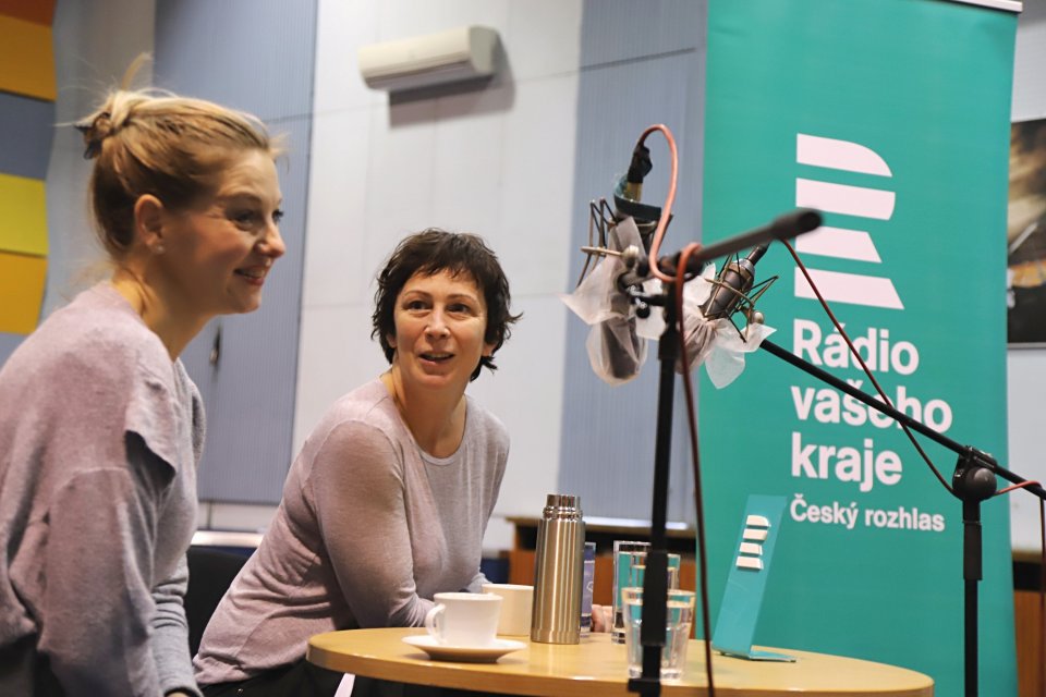 Silvestr se Sestřičkami na regionálních stanic Českého rozhlasu 5 Silvestr se Sestřičkami na regionálních stanic Českého rozhlasu 5